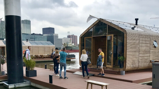 Tijdens de Tasty Food Tour proeven bij en kennis maken met Chees and More in de Markthal.